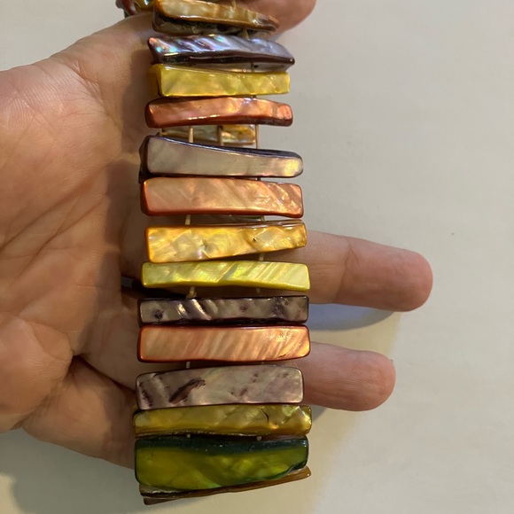Multicolor Shell Bracelet - Picture 5 of 7